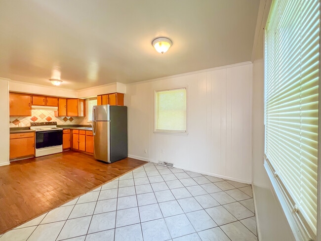 Photo - 1811 Owens Ct