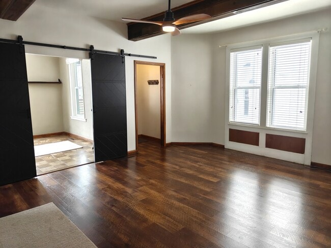 Photo - 1011 E Grand Ave