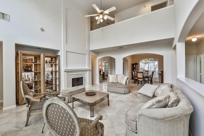 3206 Twinmont Ln