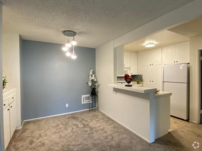 Building Photo - 355 S Los Robles Ave Unit 144 Rental