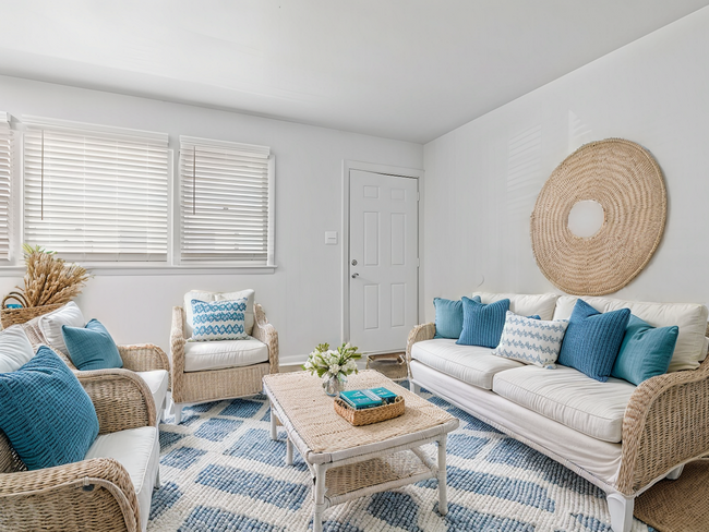 East Beach Apartments - East Beach Apartments