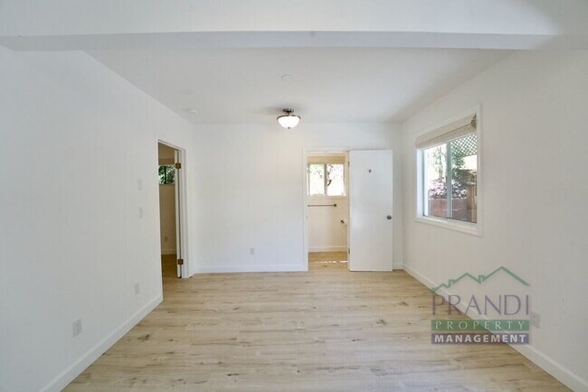 Photo - 137 Maestro Rd