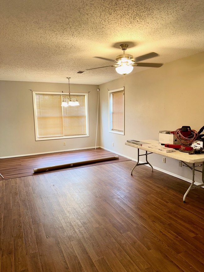 Photo - 103 Cedarbrook Dr