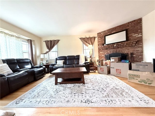 Photo - 970 W 8th St