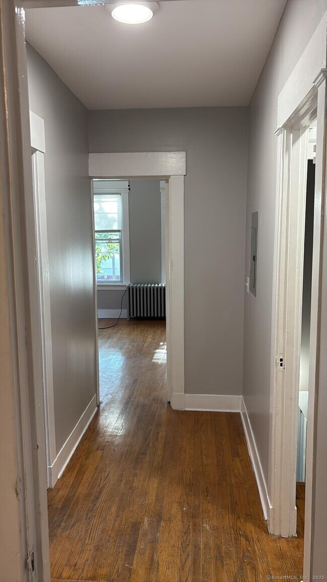 Building Photo - 201 Howard Ave Rental