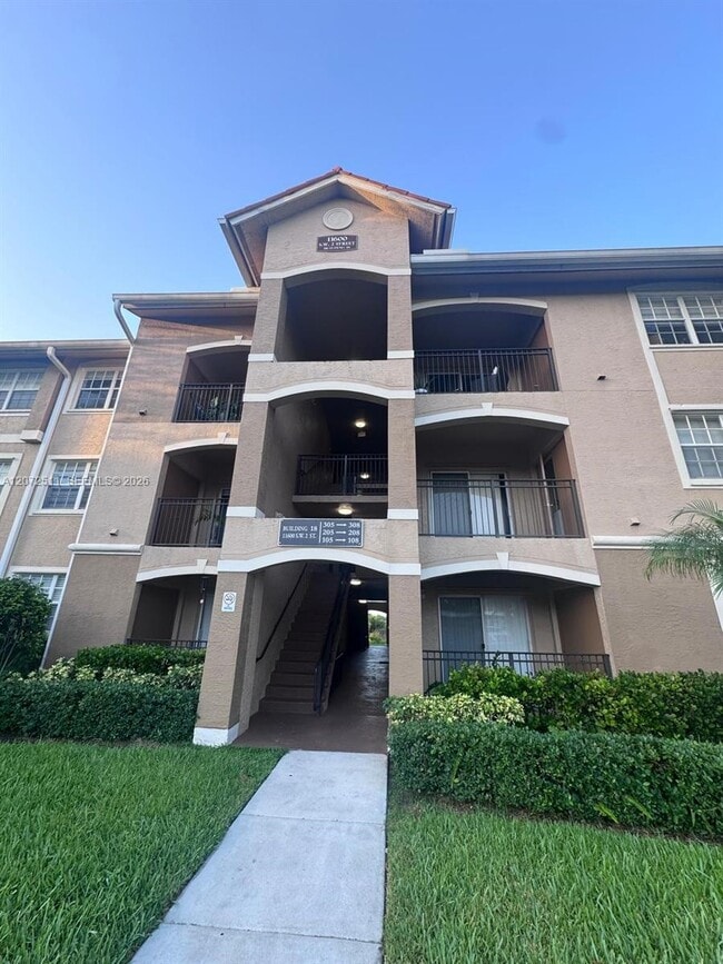 Photo - 11600 SW 2nd St Unidad 18108