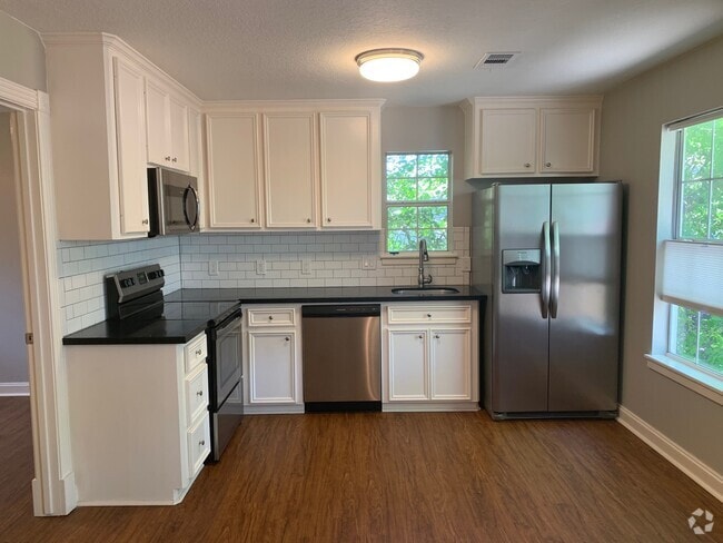 Building Photo - 228 W 27th St Unit B Rental