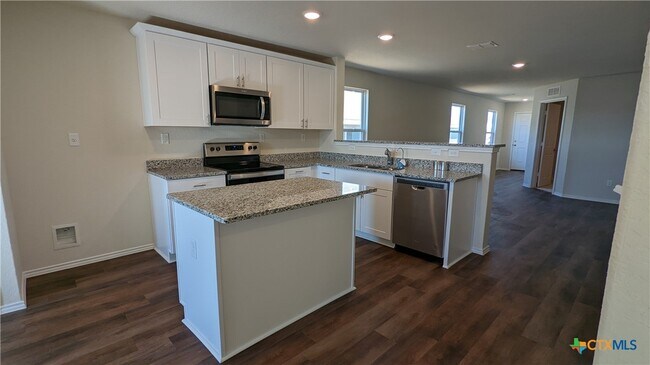 Photo - 521 Autumn Blaze