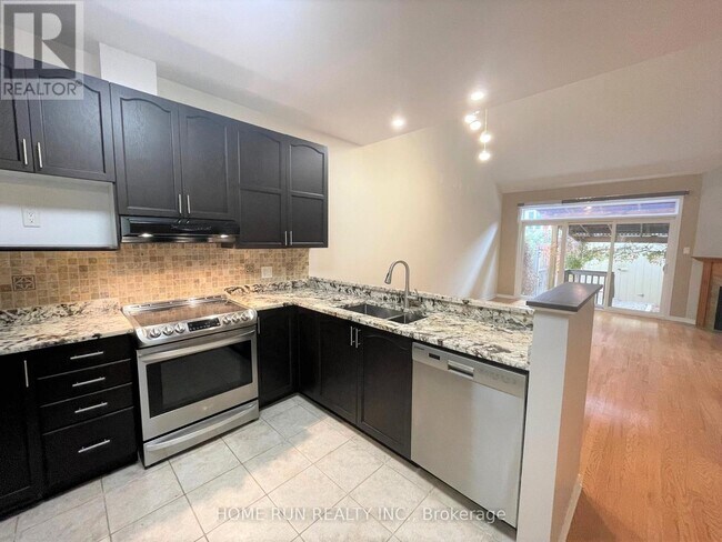 Photo - 180 Hartsmere Dr