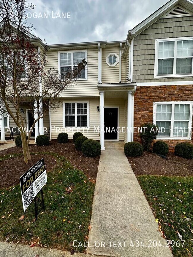 2 Bedroom Townhome in Braxton Park! - 2 Bedroom Townhome in Braxton Park!