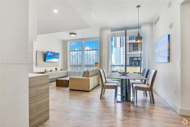 Building Photo - 777 N Ocean Dr Unit ID1227240P Rental
