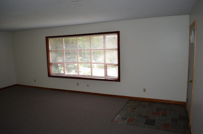Photo - 93 Wonderhill Dr