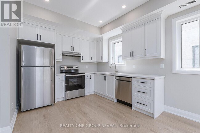 Photo - 223 Grenfell St Unit 3
