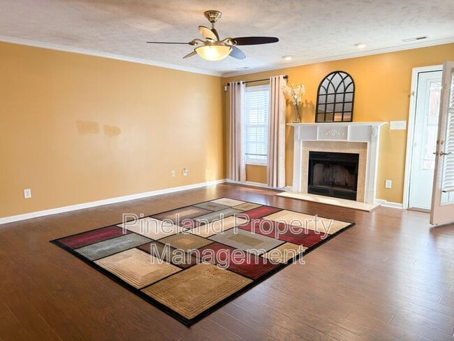 Photo - 215 Americana Dr