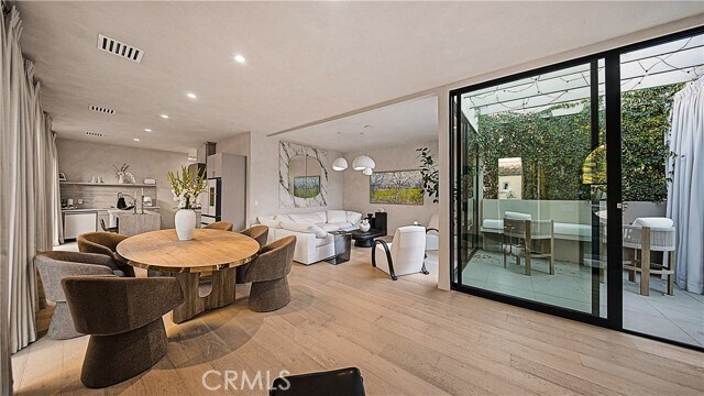 Photo - 8840 Ashcroft Ave