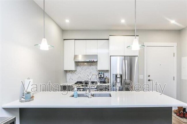 Photo - 1883-1883 Water St