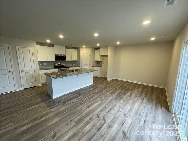 Photo - 354 Hollingswood Dr