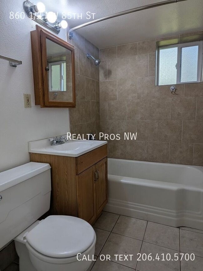 Photo - 860 NW 85th St