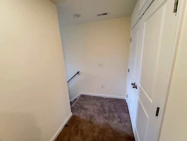 Photo - Kodak 37764 - 3 bedroom 2.5 bath townhouse - call Dustin Walker 865-221-0197