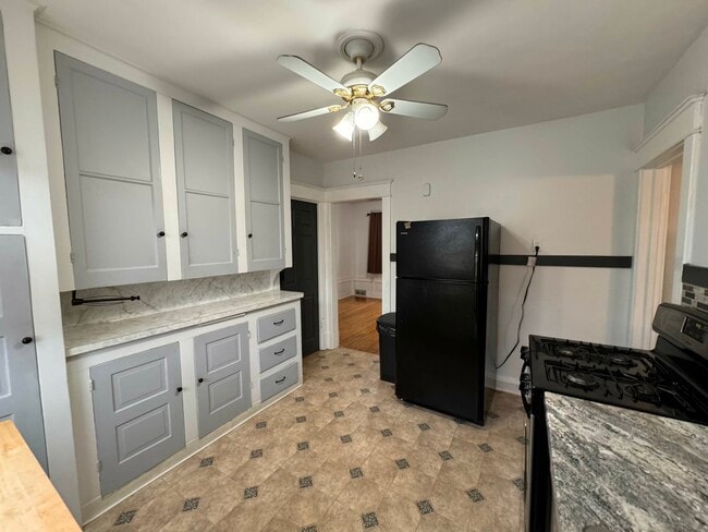 Photo - 11 Henley Rd Unit Upper