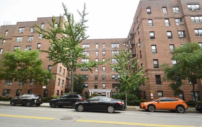 Photo - 6735 Yellowstone Blvd Unit 5p