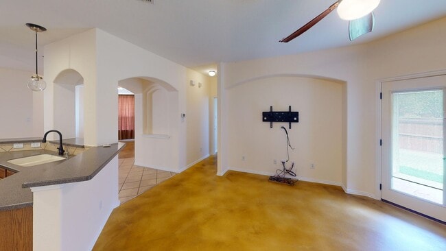 Photo - 3 bedroom/2 bath/2 Car Garage - Walking distance to Lake Lewisville