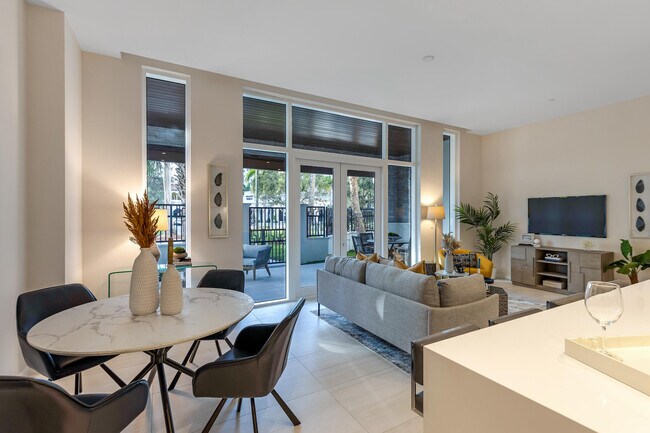 Photo - 200 SE Mizner Blvd Unidad 106