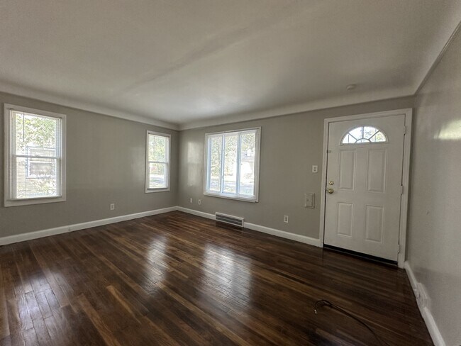 Photo - 4375 Guilford St