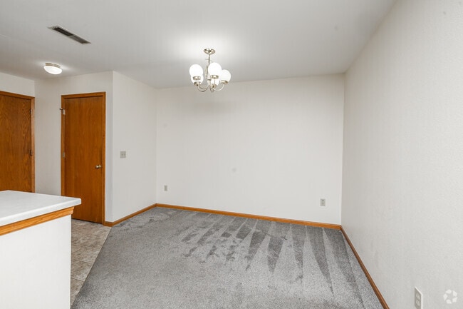 2BR, 2BA - 1,200SF - Dining Room