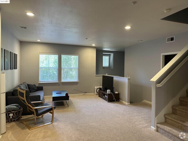 Building Photo - 430 Adeline Ave Rental