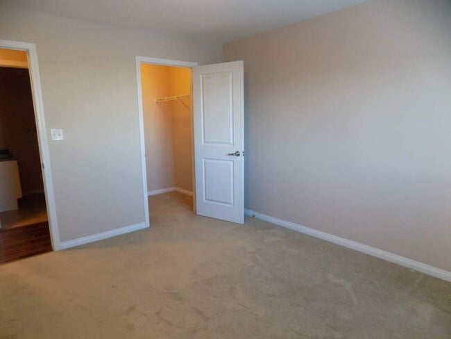 Photo - Niven Lake Apartments