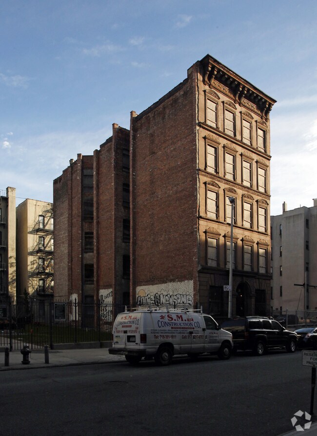 Common Clark Apartments For Rent in New York, NY