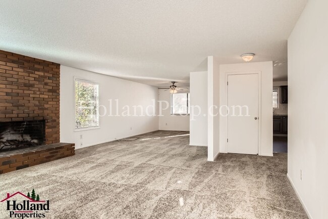 Photo - Beautifully Duplex in Desirable Northwest Portland Available For You! BEST NEW PRICE $1,995 and R...