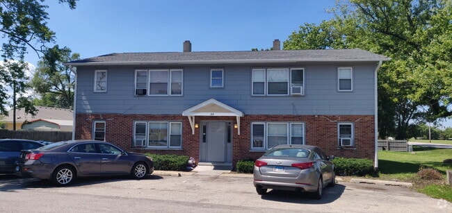 Building Photo - 384 W Indian Trail Rental