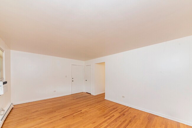 Photo - 4350 Warren Ave