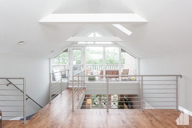 Photo - 916 N Wood St