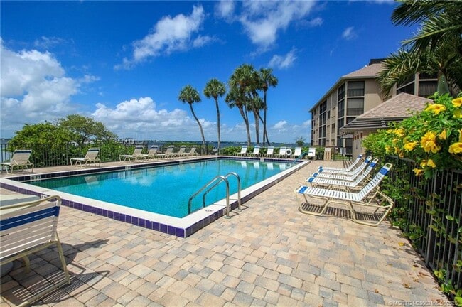 Building Photo - 2491 NE Ocean Blvd Unit 302