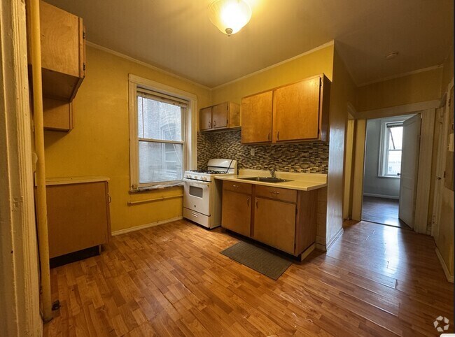 Building Photo - 125 Manhattan Ave Unit 1 Rental