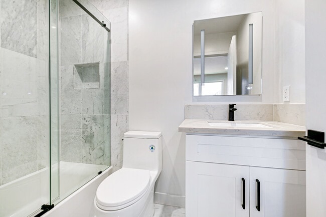 10418 Regent St