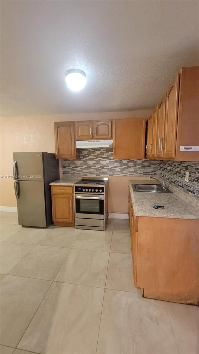 Building Photo - 5001 NW 23rd St Unit A Rental