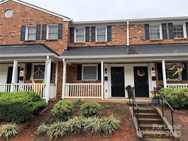 Photo - 1348 Green Oaks Ln Unit P