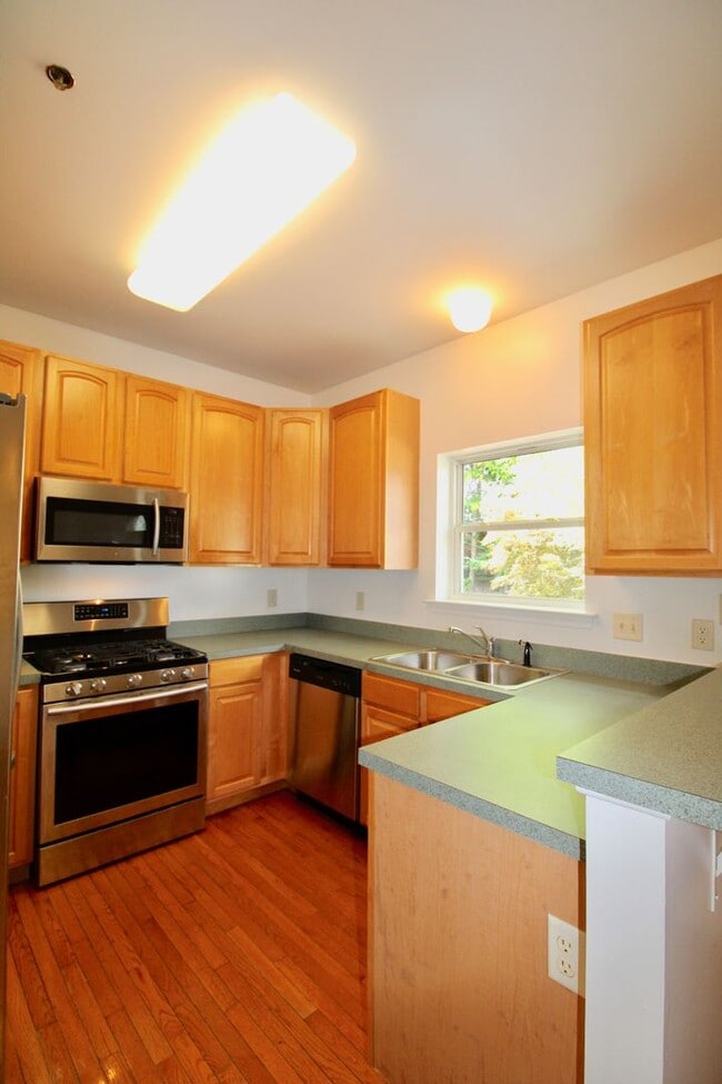 Photo - Spacious 3 Bedroom on 3rd St