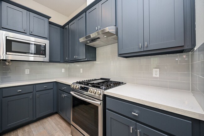 Photo - 651 Press St