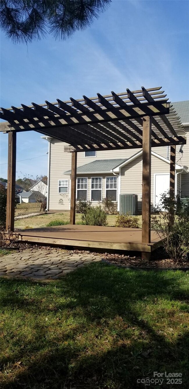 Photo - 853 Matthews School Rd