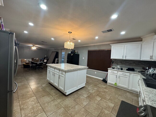 Photo - 4 Bedroom 2 1/2 Bath Plus Office Near 151 ...