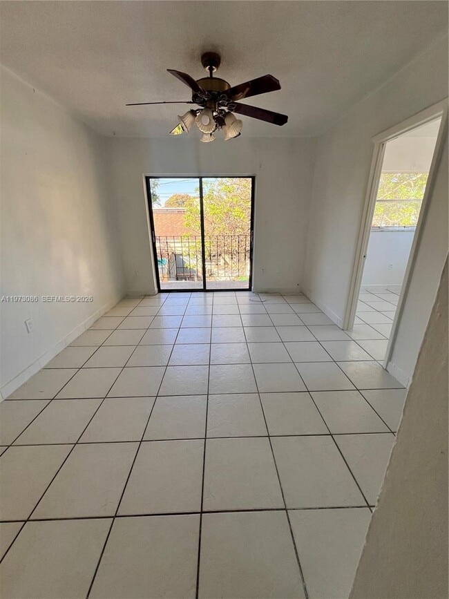 Photo - 608 SW 15th Ave Unit 2