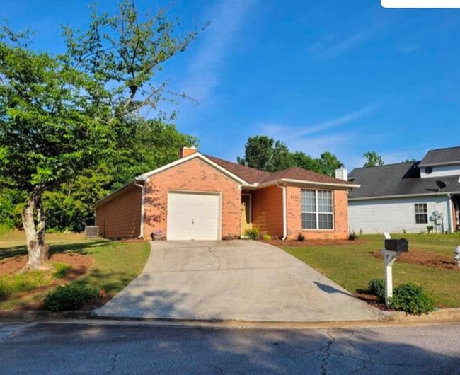 Building Photo - Room in House on Klondike River Rd