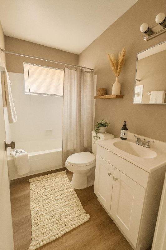 Photo - 1735 Delano Ave Unit 2 Bedroom