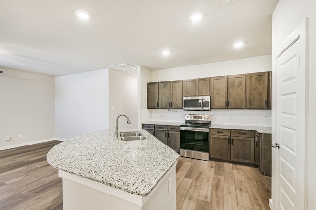 Building Photo - 25124 Pacific Wren Dr