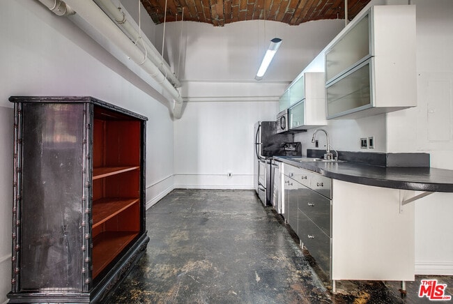 Photo - 215 W 7th St Unit 201
